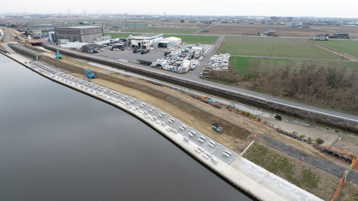 海部建設株式会社の河川/海岸工事(中小河川改良工事(防災安全) 地盤沈下対策河川緊急整備工事 合併工事(ICT土工・希望1型))