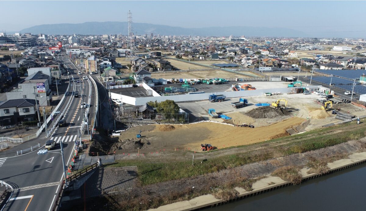 海部建設株式会社の道路工事(中小河川改良工事(防災安全))