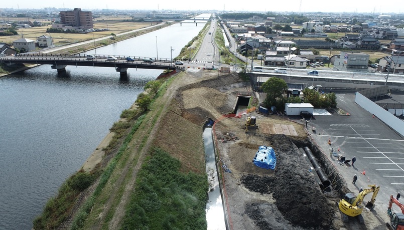 海部建設株式会社の道路工事(中小河川改良工事(防災安全))