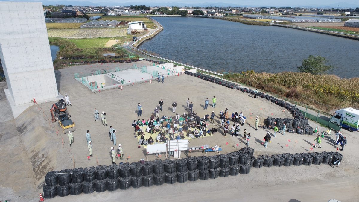 海部建設株式会社による愛西市鵜戸川釣り大会での現場見学会および排水機場学習会