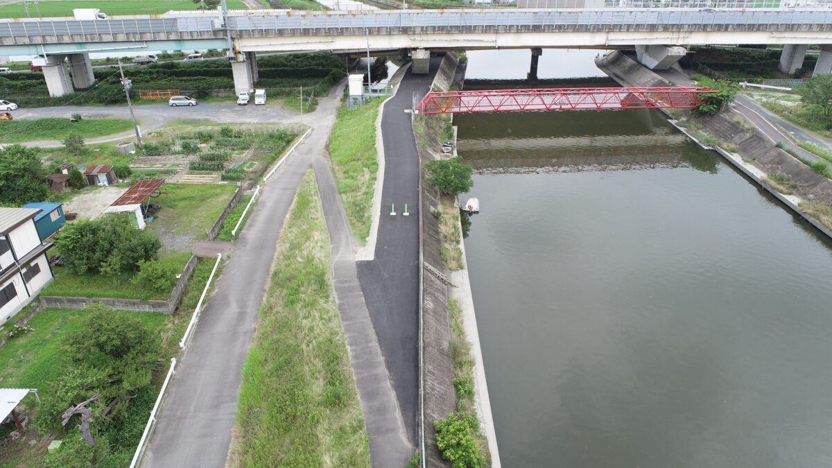 海部建設株式会社の道路工事（中小河川改良工事（重要インフラ） 地盤沈下対策河川緊急整備工事 合併工事）